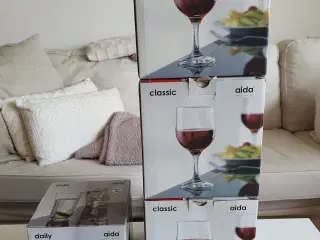 12 + 4 AIDA glas