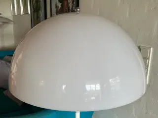 Verner Panton Panthella lampe sælges