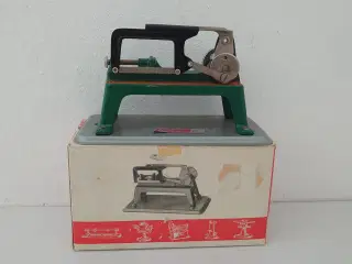 Dampmaskinetilbehør: Wilesco M60 med kasse.