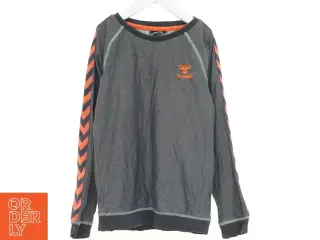 Bluse fra Hummel (str. 134 cm)