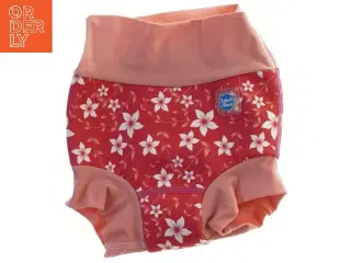 Badebukser med blomsterprint fra splash about (str. 80)