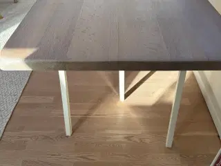 Spisebord / skrivebord med HAY ben