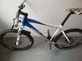 Giant XTC 0  letvægts mountainbike med 26" dæk.