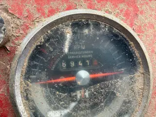 IH 624 
