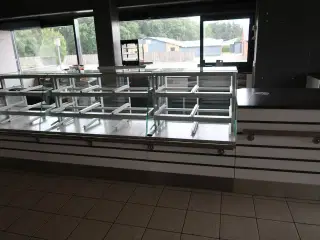 3 stk. kølediske samt bord