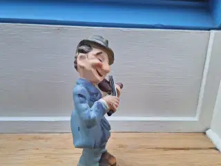 Vintage mandlig musikerfigur i UCAGCO keramik
