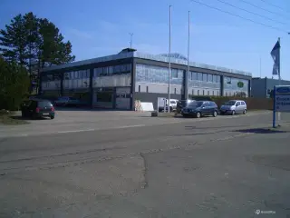 Produktions- Lager- og butikslokale til leje i Nordsjælland (200-900 m2).