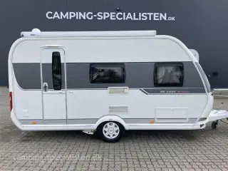 2015 - Hobby De Luxe Edition 440 SF   2015 Hobby 440 SF De Luxe Edition med markise fra 2020 - se den nu hos Camping-Specialisten.dk Silkeborg