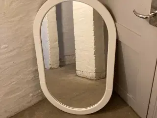 Ovalt spejl hvid højde 1 m bredde 60 cm er ok
