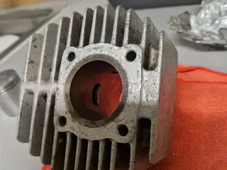 Flot ,original, komplet suzuki fz50 cyclinde sæt