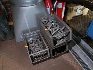 Div. Bolte, ildslukkere m.m.