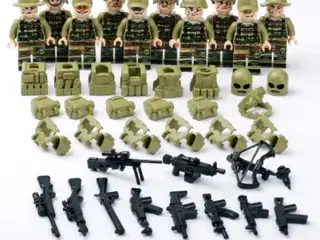 10 miniature samlefigurer soldater