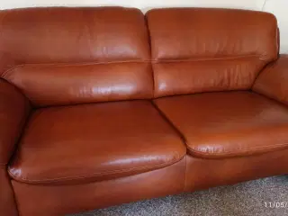 2 1/2 pers sofa og lænestol m skammel
