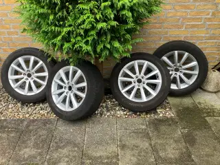 VW vinterdæk på flotte fælge 5 x 100