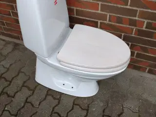 Gratis Ifø Cera med toiletsæde i træ