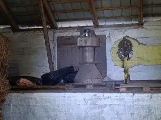 - - - - - - Aspiratør ca. 20 tons