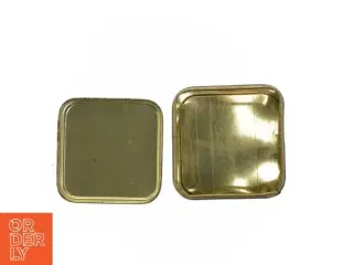 Dekoreret metaldåse (str. 12 x 9 x 9 cm)