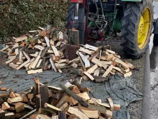 Brænde sælges primært bøg
