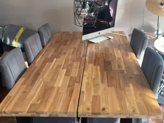 Spisebord i træ