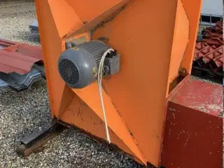 - - - AB model HL 7,5 med 5,5 kW Motor