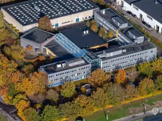 Flerbrugerejendom med alt samlet under ét tag