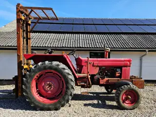 Volvo BM T650 traktor / med byggelift