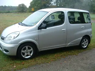 toyota yaris verso