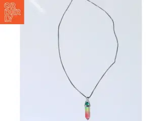 Halskæde med farverigt vedhæng (str. 45 cm)