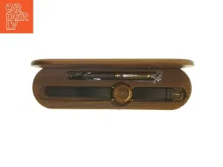 Ur og fyldpen i træ etui fra Quartz (str. Ø. 3,4 cm)