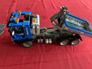 LEGO TECHNIC model 8052