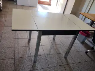 Køkkenbord spisebord 