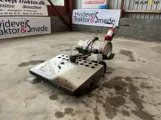 - - - Ukrudtsbrænder