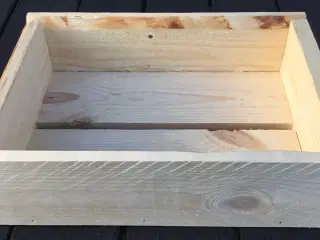 Ny trækasse / træbakke  Råt fyrretræ 25 x 35 cm