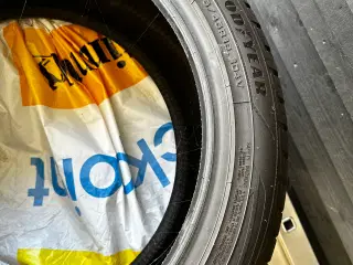 Goodyear vinterdæk 19”