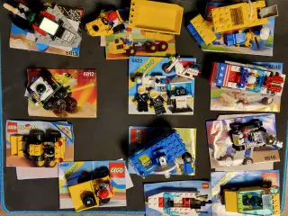 12 Lego mini-sæt fra 80-90erne