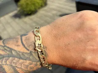 Guld armbånd