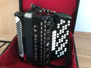Harmonika sælges