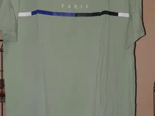 Grøn T-shirt med Paris tryk på brystet
