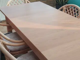 Spisebord i laminat