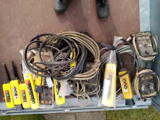 Fjernbetjening/kontakter/styrebokser 