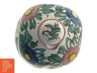 Flaskelignende keramik dekoreret med blomster (str. 8,5x8,5x16 cm)