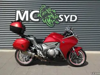 Honda VFR 1200 F MC-SYD       BYTTER GERNE