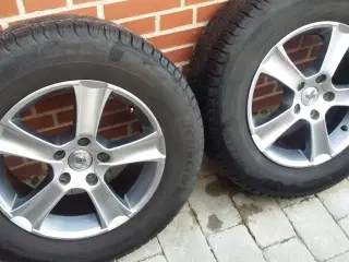 Dacia Duster alufælge med sommerdæk.