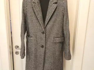 Bershka ternet frakke. Overgangsfrakke str M