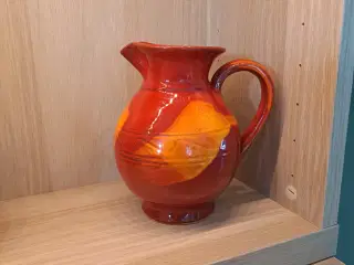 Rød keramik kande