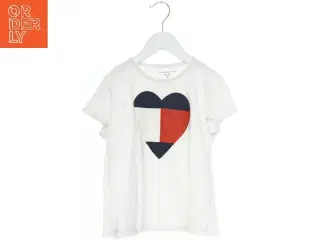 Hvid T-shirt med hjerte grafisk design fra Tommy Hilfiger (str. 140)