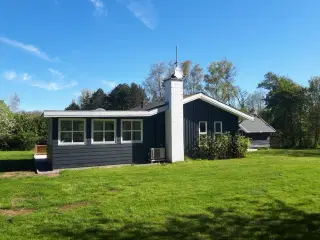 Hyggeligt og lyst sommerhus p� Langeland � t�t p� strand, natur og oplevelser