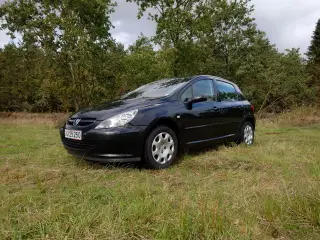 Sort Peugeot 307 fra 2005 – Din nye bedste ven 🚙