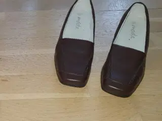 Damesko			