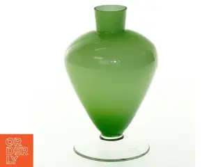 Grøn vase (str. 13 cm)
